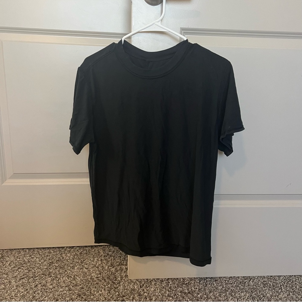 Black lulu lemon boyfriend tee